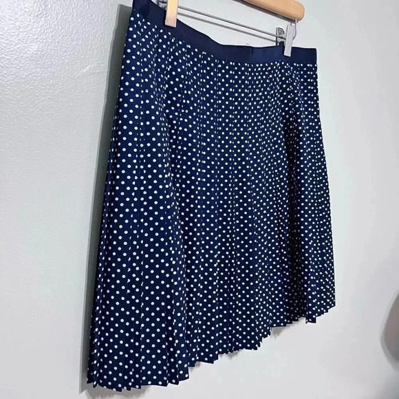 J.Crew Stitched Down Grid Dot Pleated Skirt Size 4 - Picture 4 of 13